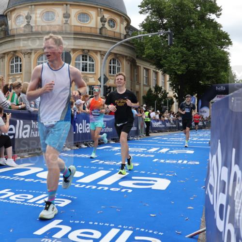 29.06.2025 - hella hamburg halbmarathon Strokosch-Dieckow http://msf.ph/oto/8255233 29.06.2025 10:41:36 Ziel 1512, 2579, 5987, 8358, 9640, 9885, 10894, 12588, 13457, 13714, 14275, 15535, 16084, 17159, 18442, 18491 meine-sportfotos.de