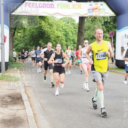 29.06.2025 - hella hamburg halbmarathon MichiJ http://msf.ph/oto/8255258 29.06.2025 10:29:20 Zwischen KM18-KM19 1912, 2797, 4303, 5050, 6429, 6495, 6771, 7774, 9640, 9979, 10783, 12292, 13457, 15493, 15542, 16201, 16347, 16580, 17971, 18192, 18573, 18802 meine-sportfotos.de