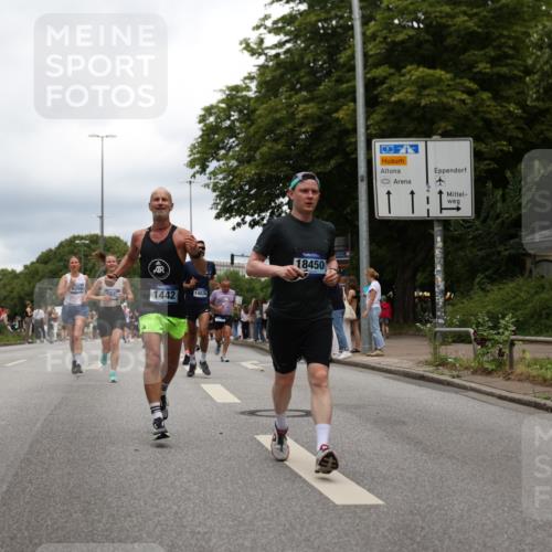 29.06.2025 - hella hamburg halbmarathon Yannick Fuchs http://msf.ph/oto/8255275 29.06.2025 10:48:13 20KM 1410, 1422, 1442, 1549, 1815, 2432, 3103, 3310, 3898, 4299, 5259, 6260, 6356, 6374, 6581, 6994, 7129, 7478, 7973, 8223, 8285, 8394, 8798, 9012, 9032, 9380, 10040, 10266, 11009, 11430, 11789, 12213, 12362, 12489, 13147, 13794, 13803, 13869, 14026, 14239, 14818, 15113, 15156, 15169, 16092, 16574, 16623, 16750, 16780, 17740, 17765, 18308, 18450, 18759, 19067, 19177 meine-sportfotos.de