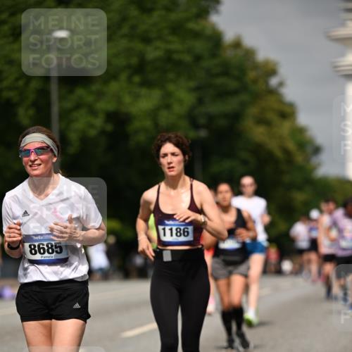 29.06.2025 - hella hamburg halbmarathon Dr. Thomas Lammeyer http://msf.ph/oto/8255276 29.06.2025 10:14:32 Kennedybrücke 1052, 1186, 1456, 5182, 5653, 5806, 7058, 8685, 9150, 9829 meine-sportfotos.de