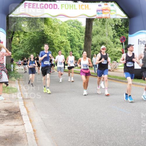 29.06.2025 - hella hamburg halbmarathon MichiJ http://msf.ph/oto/8255294 29.06.2025 10:52:34 Zwischen KM18-KM19 1034, 3112, 5464, 6590, 7826, 8405, 9736, 9737, 9994, 10736, 10886, 11027, 12371, 14022, 14607, 16355, 16847, 17707, 18726 meine-sportfotos.de
