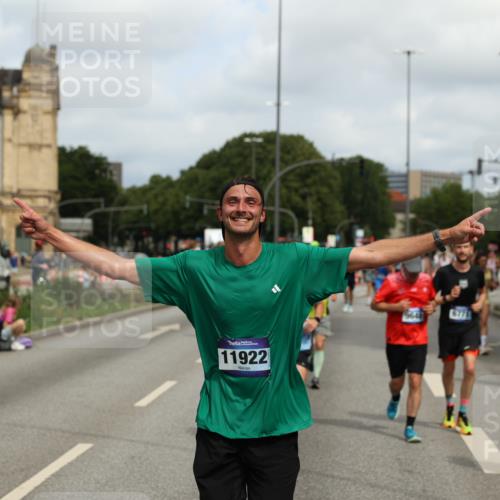 29.06.2025 - hella hamburg halbmarathon Yannick Fuchs http://msf.ph/oto/8255304 29.06.2025 10:35:47 20KM 1136, 1631, 2579, 2797, 3618, 4205, 4303, 4380, 4871, 4893, 5387, 5709, 6550, 6771, 6901, 7378, 7432, 7774, 7796, 8122, 8358, 9358, 9547, 9640, 9659, 9711, 9755, 9885, 10375, 10783, 11062, 11765, 11922, 12292, 12385, 12434, 12895, 13268, 13457, 14555, 14661, 15247, 15351, 16816, 17032, 17100, 17720, 17834, 18045, 18049, 18412, 18442, 18573, 18802 meine-sportfotos.de