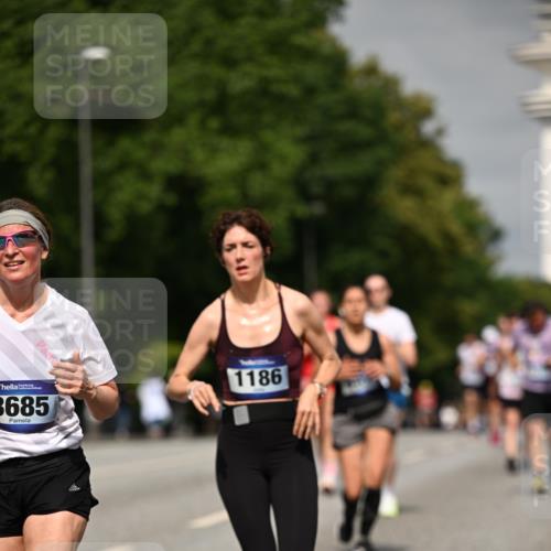 29.06.2025 - hella hamburg halbmarathon Dr. Thomas Lammeyer http://msf.ph/oto/8255343 29.06.2025 10:14:33 Kennedybrücke 1052, 1186, 1456, 5182, 5653, 5806, 7058, 8685, 9150, 9829 meine-sportfotos.de