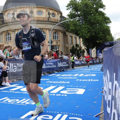 29.06.2025 - hella hamburg halbmarathon Strokosch-Dieckow http://msf.ph/oto/8255375 29.06.2025 10:41:39 Ziel 1512, 1763, 9640, 9885, 10894, 13714, 14275, 14346, 15535, 16084, 18442, 18491 meine-sportfotos.de