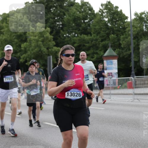 29.06.2025 - hella hamburg halbmarathon Jannik Wohlers http://msf.ph/oto/8255466 29.06.2025 10:31:41 Lombardsbrücke 1311, 1987, 2349, 2384, 2943, 3022, 3221, 3239, 3358, 3752, 3822, 4314, 4605, 4924, 5156, 5496, 5601, 5658, 5743, 6218, 6252, 6718, 6727, 7135, 7239, 7295, 7344, 7535, 7570, 7695, 7789, 7816, 7898, 8538, 10248, 10924, 11168, 11462, 12136, 12319, 12663, 12755, 12936, 13026, 13959, 13960, 14029, 14105, 14191, 14536, 14599, 15471, 16200, 17118, 17342, 17958, 18283, 18369, 18428, 18838, 18931 meine-sportfotos.de
