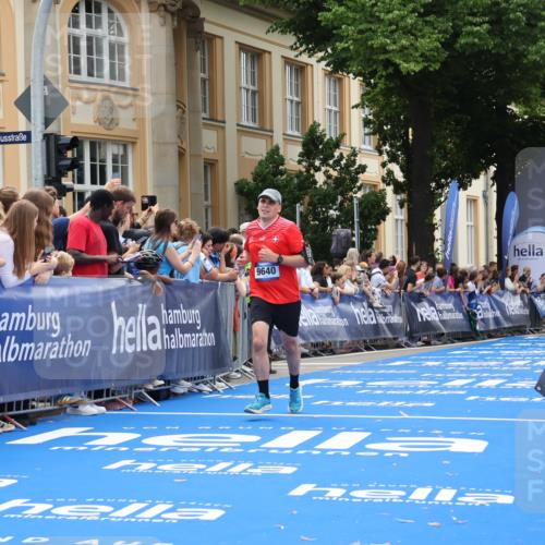 29.06.2025 - hella hamburg halbmarathon Strokosch-Dieckow http://msf.ph/oto/8255487 29.06.2025 10:41:40 Ziel 1512, 1763, 9640, 9885, 10415, 13714, 14346, 15535, 16084, 18491 meine-sportfotos.de