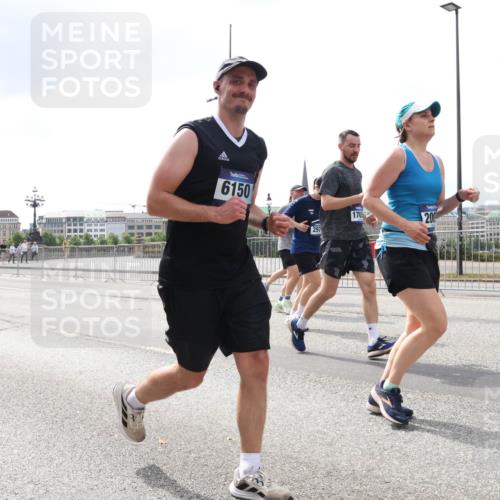 29.06.2025 - hella hamburg halbmarathon Lena Gebhardt http://msf.ph/oto/8255503 29.06.2025 10:45:50 Lombardsbrücke 1004, 1033, 1060, 1085, 1100, 1104, 1421, 1426, 1555, 1713, 1854, 1867, 1868, 1983, 2008, 2216, 2217, 2398, 2423, 2522, 2550, 2657, 2664, 2773, 2917, 2954, 2965, 2973, 3357, 3377, 4104, 4223, 4224, 4306, 4317, 4388, 4572, 5044, 5339, 5635, 5703, 5769, 5770, 5892, 5949, 6133, 6150, 6333, 6392, 6623, 6922, 7268, 7283, 7356, 7530, 7541, 7605, 7859, 7894, 8745, 9120, 9121, 9426, 9620, 10030, 10182, 10225, 10327, 10329, 10367, 10511, 11358, 11876 meine-sportfotos.de