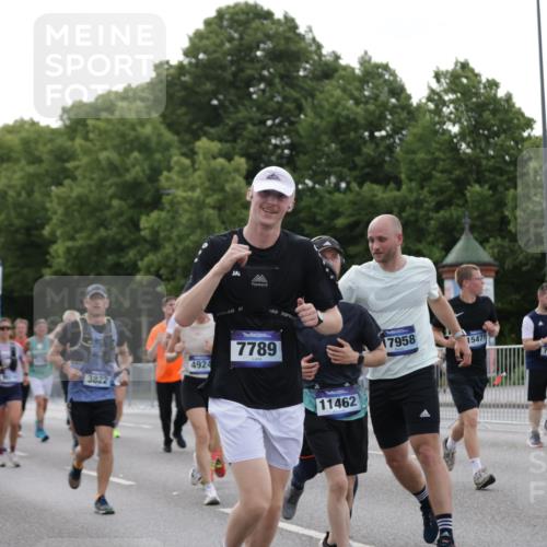 29.06.2025 - hella hamburg halbmarathon Jannik Wohlers http://msf.ph/oto/8255555 29.06.2025 10:31:42 Lombardsbrücke 1311, 1987, 2349, 2384, 2943, 3022, 3221, 3239, 3358, 3752, 3822, 4314, 4605, 4924, 5156, 5496, 5601, 5658, 5743, 6218, 6252, 6718, 6727, 7135, 7239, 7295, 7344, 7535, 7570, 7695, 7789, 7816, 8175, 8538, 10248, 10924, 11168, 11462, 12136, 12319, 12663, 12755, 12936, 13026, 13959, 13960, 14029, 14105, 14191, 14536, 14599, 15471, 16200, 17118, 17342, 17958, 18283, 18369, 18838, 18931 meine-sportfotos.de