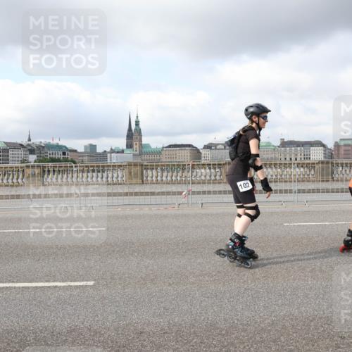 29.06.2025 - hella hamburg halbmarathon Lena Gebhardt http://msf.ph/oto/8255569 29.06.2025 09:03:19 Lombardsbrücke  meine-sportfotos.de