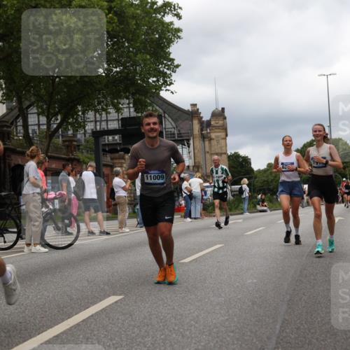 29.06.2025 - hella hamburg halbmarathon Yannick Fuchs http://msf.ph/oto/8255596 29.06.2025 10:48:14 20KM 1410, 1422, 1442, 1549, 1815, 2432, 3103, 3310, 3898, 4299, 6260, 6356, 6374, 6581, 6994, 7129, 7478, 7973, 8223, 8285, 8394, 8798, 9012, 9032, 9060, 9380, 10040, 10266, 11009, 11430, 11789, 12213, 12362, 12489, 13147, 13794, 13803, 13869, 14026, 14239, 14818, 15113, 15156, 15169, 15524, 16092, 16574, 16623, 16750, 17740, 17765, 18308, 18450, 18759, 19067, 19177 meine-sportfotos.de