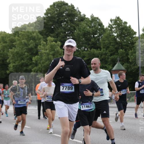 29.06.2025 - hella hamburg halbmarathon Jannik Wohlers http://msf.ph/oto/8255597 29.06.2025 10:31:42 Lombardsbrücke 1311, 1987, 2349, 2384, 2943, 3022, 3221, 3239, 3358, 3752, 3822, 4314, 4605, 4924, 5156, 5496, 5601, 5658, 5743, 6218, 6252, 6718, 6727, 7135, 7239, 7295, 7344, 7535, 7570, 7695, 7789, 7816, 8175, 8538, 10248, 10924, 11168, 11462, 12136, 12319, 12663, 12755, 12936, 13026, 13959, 13960, 14029, 14105, 14191, 14536, 14599, 15471, 16200, 17118, 17342, 17958, 18283, 18369, 18838, 18931 meine-sportfotos.de