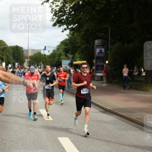 29.06.2025 - hella hamburg halbmarathon Yannick Fuchs http://msf.ph/oto/8255600 29.06.2025 10:35:47 20KM 1136, 1631, 2579, 2797, 3618, 4205, 4303, 4380, 4871, 4893, 5387, 5709, 6550, 6771, 6901, 7378, 7432, 7774, 7796, 8122, 8358, 9358, 9547, 9640, 9659, 9711, 9755, 9885, 10375, 10783, 11062, 11765, 11922, 12292, 12385, 12434, 12895, 13268, 13457, 14555, 14661, 15247, 15351, 16816, 17032, 17100, 17720, 17834, 18045, 18049, 18412, 18442, 18573, 18802 meine-sportfotos.de