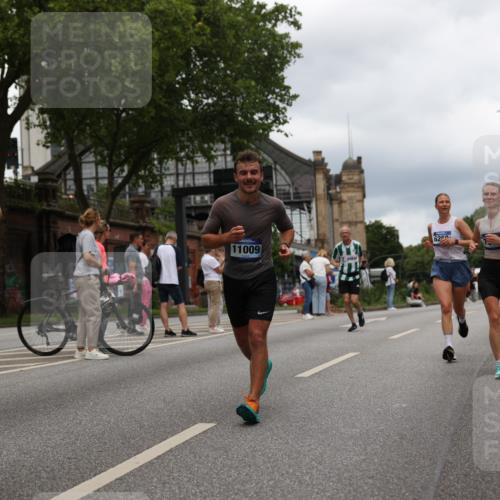 29.06.2025 - hella hamburg halbmarathon Yannick Fuchs http://msf.ph/oto/8255652 29.06.2025 10:48:15 20KM 1410, 1422, 1442, 1549, 1815, 2432, 3103, 3310, 3898, 4299, 6260, 6356, 6374, 6581, 6994, 7129, 7478, 7973, 8223, 8394, 8772, 8798, 9012, 9032, 9060, 9380, 10040, 10266, 11009, 11430, 11789, 12213, 12362, 12489, 13147, 13803, 13869, 14026, 14239, 14818, 15113, 15156, 15169, 15524, 16092, 16574, 16623, 16750, 17740, 17765, 18308, 18450, 18759, 19067, 19177 meine-sportfotos.de