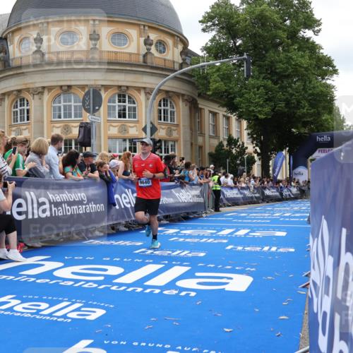 29.06.2025 - hella hamburg halbmarathon Strokosch-Dieckow http://msf.ph/oto/8255660 29.06.2025 10:41:42 Ziel 1512, 1763, 9640, 10415, 11765, 13714, 14346, 15535, 15935 meine-sportfotos.de