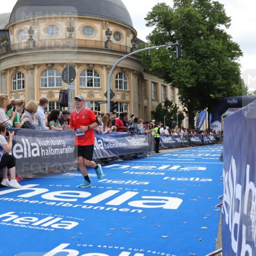 29.06.2025 - hella hamburg halbmarathon Strokosch-Dieckow http://msf.ph/oto/8255694 29.06.2025 10:41:42 Ziel 1512, 1763, 9640, 10415, 11765, 13714, 14346, 15535, 15935 meine-sportfotos.de