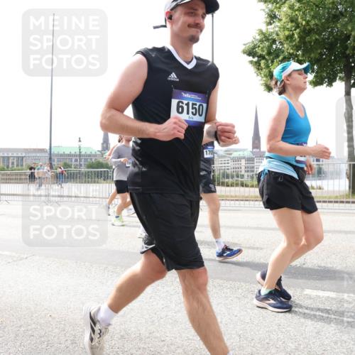 29.06.2025 - hella hamburg halbmarathon Lena Gebhardt http://msf.ph/oto/8255699 29.06.2025 10:45:50 Lombardsbrücke 1004, 1033, 1060, 1085, 1100, 1104, 1421, 1426, 1555, 1713, 1854, 1867, 1868, 1983, 2008, 2216, 2217, 2398, 2423, 2522, 2550, 2657, 2664, 2773, 2917, 2954, 2965, 2973, 3357, 3377, 4104, 4223, 4224, 4306, 4317, 4388, 4572, 5044, 5339, 5635, 5703, 5769, 5770, 5892, 5949, 6133, 6150, 6333, 6392, 6623, 6922, 7268, 7283, 7356, 7530, 7541, 7605, 7859, 7894, 8745, 9120, 9121, 9426, 9620, 10030, 10182, 10225, 10327, 10329, 10367, 10511, 11358, 11876 meine-sportfotos.de