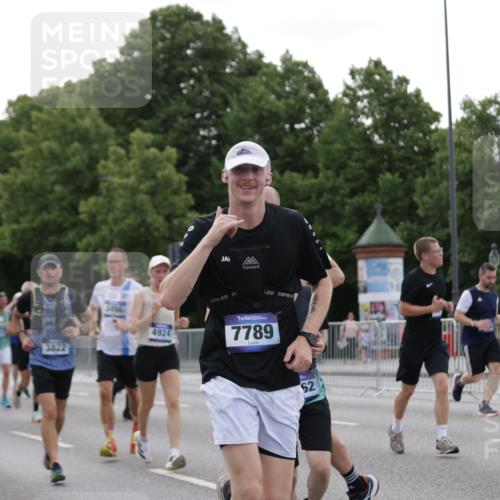 29.06.2025 - hella hamburg halbmarathon Jannik Wohlers http://msf.ph/oto/8255740 29.06.2025 10:31:42 Lombardsbrücke 1311, 1987, 2349, 2384, 2943, 3022, 3221, 3239, 3358, 3752, 3822, 4314, 4605, 4924, 5156, 5496, 5601, 5658, 5743, 6218, 6252, 6718, 6727, 7135, 7239, 7295, 7344, 7535, 7570, 7695, 7789, 7816, 8175, 8538, 10248, 10924, 11168, 11462, 12136, 12319, 12663, 12755, 12936, 13026, 13959, 13960, 14029, 14105, 14191, 14536, 14599, 15471, 16200, 17118, 17342, 17958, 18283, 18369, 18838, 18931 meine-sportfotos.de