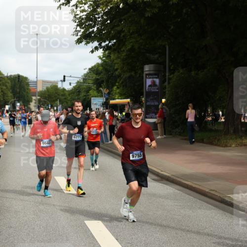 29.06.2025 - hella hamburg halbmarathon Yannick Fuchs http://msf.ph/oto/8255756 29.06.2025 10:35:47 20KM 1136, 1631, 2579, 2797, 3618, 4205, 4303, 4380, 4871, 4893, 5387, 5709, 6550, 6771, 6901, 7378, 7432, 7774, 7796, 8122, 8358, 9358, 9547, 9640, 9659, 9711, 9755, 9885, 10375, 10783, 11062, 11765, 11922, 12292, 12385, 12434, 12895, 13268, 13457, 14555, 14661, 15247, 15351, 16816, 17032, 17100, 17720, 17834, 18045, 18049, 18412, 18442, 18573, 18802 meine-sportfotos.de