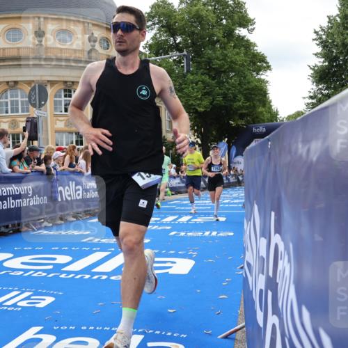 29.06.2025 - hella hamburg halbmarathon Strokosch-Dieckow http://msf.ph/oto/8255787 29.06.2025 10:41:46 Ziel 1169, 1512, 1763, 7092, 9640, 10415, 11765, 14346, 15521, 15535, 15935 meine-sportfotos.de