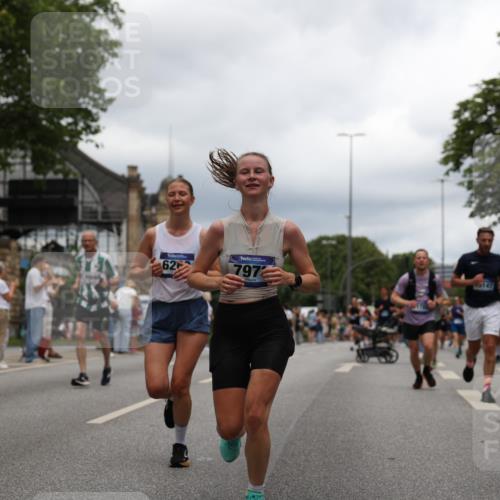 29.06.2025 - hella hamburg halbmarathon Yannick Fuchs http://msf.ph/oto/8255877 29.06.2025 10:48:16 20KM 1410, 1442, 1549, 1815, 2432, 3103, 3310, 3898, 4299, 6260, 6356, 6374, 6581, 6723, 6994, 7129, 7478, 7973, 8223, 8394, 8772, 8798, 9012, 9032, 9060, 9227, 10040, 10266, 11009, 11430, 11789, 12213, 12362, 12489, 13147, 13803, 13869, 14026, 14239, 14818, 15113, 15156, 15169, 15524, 16092, 16574, 16623, 16750, 17740, 17765, 18308, 18450, 18759, 19067, 19177 meine-sportfotos.de