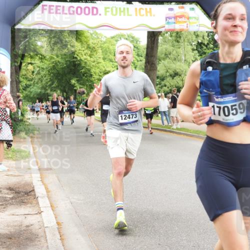 29.06.2025 - hella hamburg halbmarathon MichiJ http://msf.ph/oto/8255926 29.06.2025 10:52:38 Zwischen KM18-KM19 7826, 9736, 9737, 10736, 10886, 12371, 12473, 13481, 14607, 17059, 17707, 18726, 18827 meine-sportfotos.de
