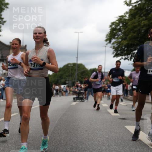 29.06.2025 - hella hamburg halbmarathon Yannick Fuchs http://msf.ph/oto/8255934 29.06.2025 10:48:16 20KM 1410, 1442, 1549, 1815, 2432, 3103, 3310, 3898, 4299, 6260, 6356, 6374, 6581, 6723, 6994, 7129, 7478, 7973, 8223, 8394, 8772, 8798, 9012, 9032, 9060, 9227, 10040, 10266, 11009, 11430, 11789, 12213, 12362, 12489, 13147, 13803, 13869, 14026, 14239, 14818, 15113, 15156, 15169, 15524, 16092, 16574, 16623, 16750, 17740, 17765, 18308, 18450, 18759, 19067, 19177 meine-sportfotos.de