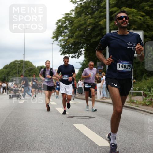 29.06.2025 - hella hamburg halbmarathon Yannick Fuchs http://msf.ph/oto/8255982 29.06.2025 10:48:16 20KM 1410, 1442, 1549, 1815, 2432, 3103, 3310, 3898, 4299, 6260, 6356, 6374, 6581, 6723, 6994, 7129, 7478, 7973, 8223, 8394, 8772, 8798, 9012, 9032, 9060, 9227, 10040, 10266, 11009, 11430, 11789, 12213, 12362, 12489, 13147, 13803, 13869, 14026, 14239, 14818, 15113, 15156, 15169, 15524, 16092, 16574, 16623, 16750, 17740, 17765, 18308, 18450, 18759, 19067, 19177 meine-sportfotos.de