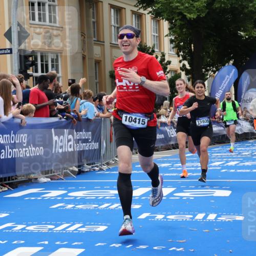 29.06.2025 - hella hamburg halbmarathon Strokosch-Dieckow http://msf.ph/oto/8256076 29.06.2025 10:41:50 Ziel 1169, 1763, 7092, 8694, 10415, 11765, 14346, 15521, 15535, 15935, 16507 meine-sportfotos.de