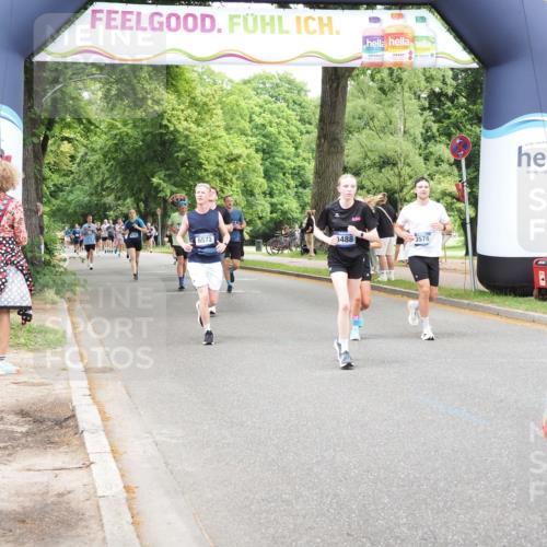 29.06.2025 - hella hamburg halbmarathon MichiJ http://msf.ph/oto/8256105 29.06.2025 10:52:42 Zwischen KM18-KM19 3578, 3746, 4488, 9165, 9736, 10781, 10886, 10998, 12371, 12473, 13481, 17059, 18827 meine-sportfotos.de