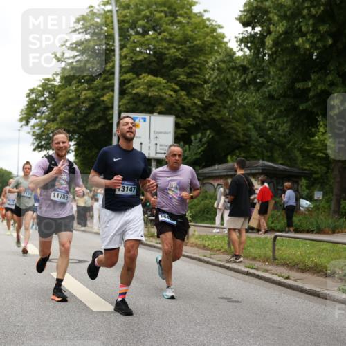 29.06.2025 - hella hamburg halbmarathon Yannick Fuchs http://msf.ph/oto/8256106 29.06.2025 10:48:18 20KM 1410, 1442, 1549, 1815, 2432, 3103, 3177, 3310, 3861, 3898, 4299, 6082, 6084, 6260, 6356, 6581, 6723, 6994, 7129, 7973, 8223, 8772, 8798, 9012, 9032, 9060, 9227, 10040, 10263, 10266, 11009, 11499, 11789, 12213, 12362, 12489, 13147, 13803, 13869, 14026, 14239, 14818, 15113, 15156, 15169, 15408, 15524, 16092, 16574, 16623, 16750, 17740, 17765, 18450, 18759, 19177 meine-sportfotos.de