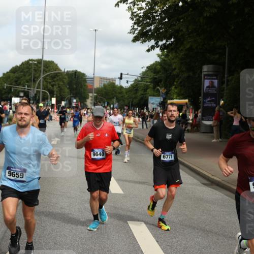 29.06.2025 - hella hamburg halbmarathon Yannick Fuchs http://msf.ph/oto/8256118 29.06.2025 10:35:48 20KM 1136, 1631, 2579, 2797, 3618, 4205, 4303, 4380, 4871, 4893, 5387, 5709, 6550, 6771, 6901, 7378, 7432, 7774, 7796, 8122, 8358, 9358, 9547, 9640, 9659, 9711, 9755, 9885, 10375, 10783, 11062, 11765, 11922, 12292, 12385, 12434, 12895, 13268, 13457, 14555, 14661, 15247, 15351, 16816, 17032, 17100, 17720, 17834, 18045, 18049, 18412, 18442, 18491, 18573, 18802 meine-sportfotos.de
