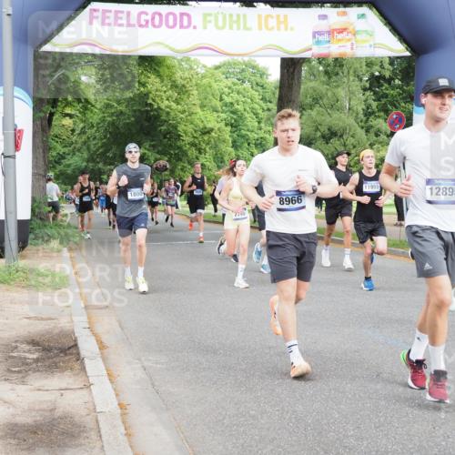 29.06.2025 - hella hamburg halbmarathon MichiJ http://msf.ph/oto/8256137 29.06.2025 10:29:25 Zwischen KM18-KM19 1677, 1800, 1912, 4303, 6152, 6429, 6771, 7774, 8122, 8966, 9540, 9711, 10783, 12292, 12895, 13457, 13667, 14899, 16201, 16347, 16580, 17486, 17971, 18412, 18802 meine-sportfotos.de