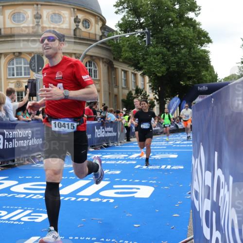 29.06.2025 - hella hamburg halbmarathon Strokosch-Dieckow http://msf.ph/oto/8256168 29.06.2025 10:41:51 Ziel 1169, 1763, 7092, 7363, 8694, 10415, 11765, 14346, 15521, 15935, 16507 meine-sportfotos.de