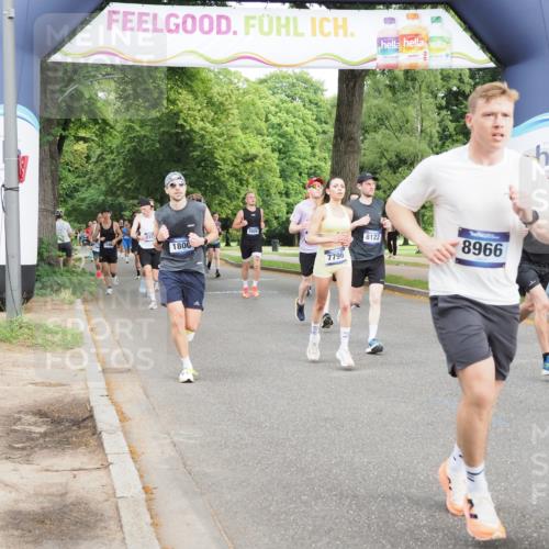 29.06.2025 - hella hamburg halbmarathon MichiJ http://msf.ph/oto/8256195 29.06.2025 10:29:26 Zwischen KM18-KM19 1677, 1800, 1912, 4303, 6152, 6429, 7284, 7774, 7796, 8122, 8966, 9540, 9711, 10783, 12895, 13457, 13667, 14899, 16201, 16249, 16347, 17486, 17971, 18412, 18802 meine-sportfotos.de