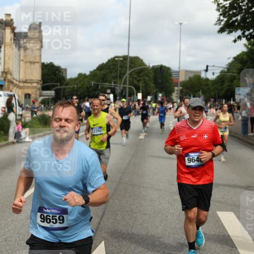 29.06.2025 - hella hamburg halbmarathon Yannick Fuchs http://msf.ph/oto/8256204 29.06.2025 10:35:49 20KM 1136, 1631, 2579, 2797, 3618, 4205, 4303, 4380, 4871, 4893, 5387, 5709, 6550, 6771, 6901, 7378, 7432, 7774, 7796, 8358, 9358, 9547, 9640, 9659, 9711, 9755, 9885, 10375, 10783, 11062, 11765, 11922, 12292, 12385, 12434, 12895, 13268, 13457, 14555, 14661, 15247, 15351, 16816, 17032, 17100, 17720, 17834, 18045, 18049, 18412, 18442, 18491, 18573, 18802 meine-sportfotos.de