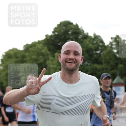 29.06.2025 - hella hamburg halbmarathon Jannik Wohlers http://msf.ph/oto/8256217 29.06.2025 10:31:44 Lombardsbrücke 1311, 1987, 2349, 2943, 3022, 3358, 3707, 3752, 3778, 3822, 4314, 4365, 4605, 4924, 5496, 5601, 5658, 5743, 6218, 6252, 7135, 7239, 7295, 7344, 7535, 7570, 7695, 7789, 7816, 8175, 8538, 9206, 10248, 10924, 11168, 11462, 12136, 12319, 12755, 12936, 13026, 13959, 13960, 14029, 14099, 14105, 14191, 14599, 15471, 15987, 16200, 17958, 18369, 18931 meine-sportfotos.de