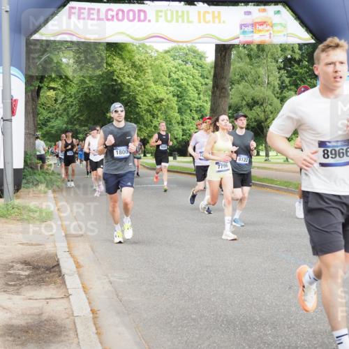 29.06.2025 - hella hamburg halbmarathon MichiJ http://msf.ph/oto/8256220 29.06.2025 10:29:26 Zwischen KM18-KM19 1677, 1800, 1912, 4303, 6152, 6429, 7284, 7774, 7796, 8122, 8966, 9540, 9711, 10783, 12895, 13457, 13667, 14899, 16201, 16249, 16347, 17486, 17971, 18412, 18802 meine-sportfotos.de