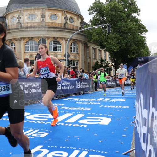 29.06.2025 - hella hamburg halbmarathon Strokosch-Dieckow http://msf.ph/oto/8256270 29.06.2025 10:41:53 Ziel 1169, 5690, 7092, 7363, 8694, 10415, 11765, 15521, 15846, 15935, 16507, 17926 meine-sportfotos.de