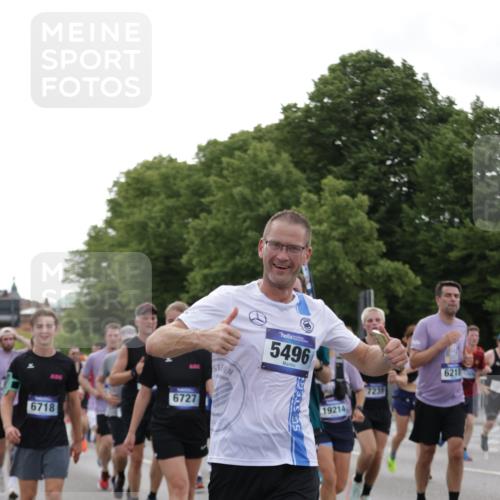 29.06.2025 - hella hamburg halbmarathon Jannik Wohlers http://msf.ph/oto/8256303 29.06.2025 10:31:45 Lombardsbrücke 1311, 1987, 2349, 2943, 3022, 3707, 3752, 3778, 3822, 4314, 4365, 4605, 4924, 5496, 5601, 5658, 5743, 6218, 6252, 7135, 7239, 7295, 7344, 7535, 7570, 7695, 7789, 7816, 8175, 8538, 9125, 9206, 10248, 10924, 11168, 11462, 12136, 12319, 12755, 12936, 13026, 13959, 13960, 14029, 14099, 14105, 14191, 14494, 14599, 15471, 15987, 16200, 17958, 18369, 18931 meine-sportfotos.de