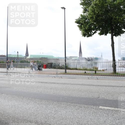 29.06.2025 - hella hamburg halbmarathon Lena Gebhardt http://msf.ph/oto/8256314 29.06.2025 10:34:21 Lombardsbrücke 1025, 1417, 1672, 1705, 1787, 2023, 2265, 2412, 2464, 2482, 2496, 2510, 2511, 2526, 2801, 2933, 3145, 3340, 3345, 3420, 3829, 3848, 4479, 4540, 4807, 4824, 4826, 5561, 5584, 5609, 5691, 6034, 6105, 6171, 6329, 6364, 6571, 6574, 7324, 7329, 7386, 7644, 7733, 8277, 8349, 8705, 8965, 9094, 9164, 9379, 9875, 10071, 10335, 10360, 10564, 10674, 11872, 13957, 16238, 16311, 16390, 16682, 16919, 17230, 18158, 18941 meine-sportfotos.de