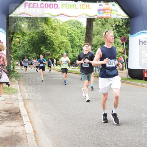 29.06.2025 - hella hamburg halbmarathon MichiJ http://msf.ph/oto/8256323 29.06.2025 10:52:44 Zwischen KM18-KM19 3578, 3746, 4488, 6572, 9165, 10067, 10781, 10998, 13481, 13625 meine-sportfotos.de