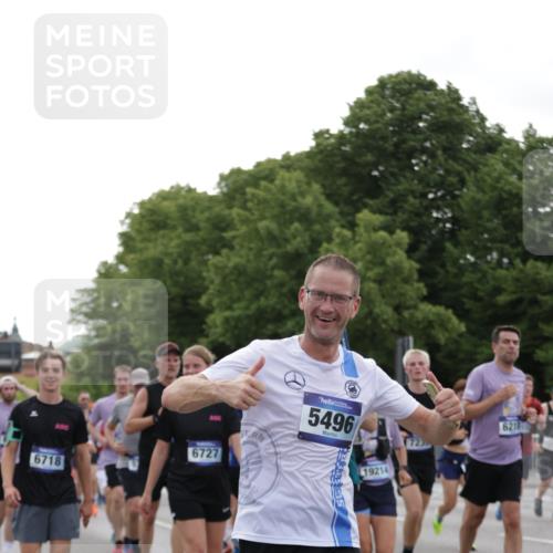 29.06.2025 - hella hamburg halbmarathon Jannik Wohlers http://msf.ph/oto/8256329 29.06.2025 10:31:45 Lombardsbrücke 1311, 1987, 2349, 2943, 3022, 3707, 3752, 3778, 3822, 4314, 4365, 4605, 4924, 5496, 5601, 5658, 5743, 6218, 6252, 7135, 7239, 7295, 7344, 7535, 7570, 7695, 7789, 7816, 8175, 8538, 9125, 9206, 10248, 10924, 11168, 11462, 12136, 12319, 12755, 12936, 13026, 13959, 13960, 14029, 14099, 14105, 14191, 14494, 14599, 15471, 15987, 16200, 17958, 18369, 18931 meine-sportfotos.de