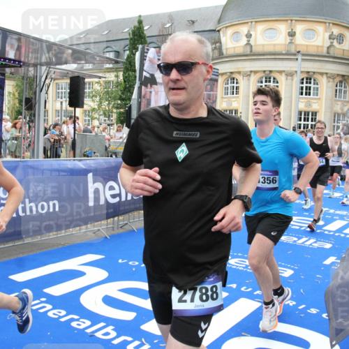 29.06.2025 - hella hamburg halbmarathon Michael Strokosch http://msf.ph/oto/8256355 29.06.2025 10:50:48 Ziel 2234, 2788, 5115, 6712, 7134, 7952, 8657, 11356, 13701, 15426, 15720, 17129, 17908, 18229, 18370, 18820 meine-sportfotos.de