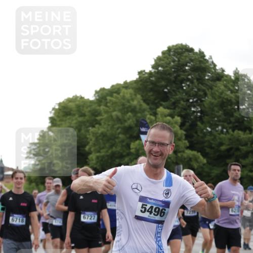 29.06.2025 - hella hamburg halbmarathon Jannik Wohlers http://msf.ph/oto/8256400 29.06.2025 10:31:45 Lombardsbrücke 1311, 1987, 2349, 2943, 3022, 3707, 3752, 3778, 3822, 4314, 4365, 4605, 4924, 5496, 5601, 5658, 5743, 6218, 6252, 7135, 7239, 7295, 7344, 7535, 7570, 7695, 7789, 7816, 8175, 8538, 9125, 9206, 10248, 10924, 11168, 11462, 12136, 12319, 12755, 12936, 13026, 13959, 13960, 14029, 14099, 14105, 14191, 14494, 14599, 15471, 15987, 16200, 17958, 18369, 18931 meine-sportfotos.de
