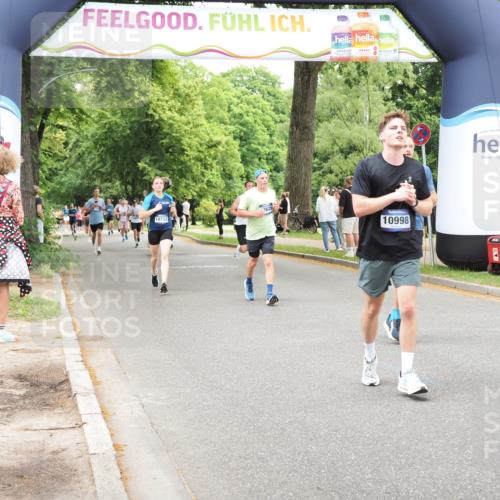 29.06.2025 - hella hamburg halbmarathon MichiJ http://msf.ph/oto/8256412 29.06.2025 10:52:45 Zwischen KM18-KM19 3578, 3746, 4488, 6572, 9165, 10067, 10781, 10998, 13481, 13625 meine-sportfotos.de