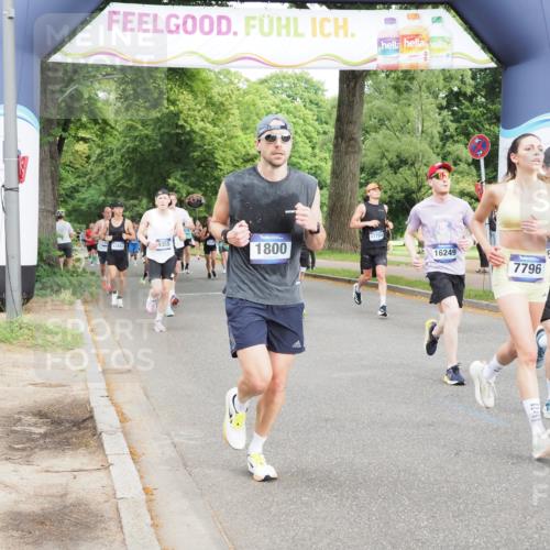 29.06.2025 - hella hamburg halbmarathon MichiJ http://msf.ph/oto/8256416 29.06.2025 10:29:27 Zwischen KM18-KM19 1677, 1800, 6152, 6429, 7284, 7774, 7796, 8122, 8966, 9540, 9711, 10783, 12385, 12895, 13667, 14899, 16201, 16249, 16347, 17486, 17724, 17971, 18412 meine-sportfotos.de