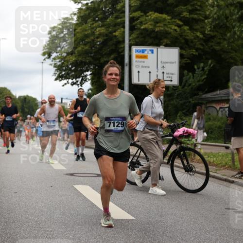 29.06.2025 - hella hamburg halbmarathon Yannick Fuchs http://msf.ph/oto/8256437 29.06.2025 10:48:20 20KM 1410, 1442, 1549, 1815, 2432, 3177, 3310, 3861, 3898, 4299, 6082, 6084, 6260, 6356, 6581, 6723, 6994, 7129, 7973, 8223, 8772, 8798, 9012, 9060, 9227, 10040, 10263, 10266, 11009, 11499, 11789, 12213, 12362, 12489, 13147, 13869, 14026, 14660, 14818, 15113, 15156, 15169, 15408, 15524, 16092, 16574, 16623, 16750, 17740, 17765, 18450, 18759, 19177 meine-sportfotos.de