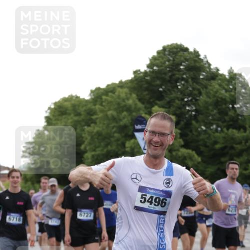29.06.2025 - hella hamburg halbmarathon Jannik Wohlers http://msf.ph/oto/8256439 29.06.2025 10:31:45 Lombardsbrücke 1311, 1987, 2349, 2943, 3022, 3707, 3752, 3778, 3822, 4314, 4365, 4605, 4924, 5496, 5601, 5658, 5743, 6218, 6252, 7135, 7239, 7295, 7344, 7535, 7570, 7695, 7789, 7816, 8175, 8538, 9125, 9206, 10248, 10924, 11168, 11462, 12136, 12319, 12755, 12936, 13026, 13959, 13960, 14029, 14099, 14105, 14191, 14494, 14599, 15471, 15987, 16200, 17958, 18369, 18931 meine-sportfotos.de