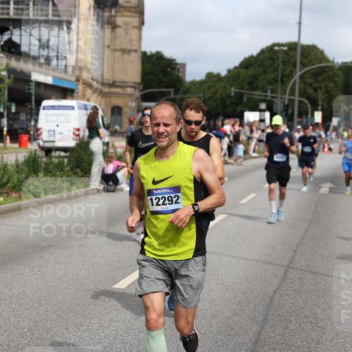 29.06.2025 - hella hamburg halbmarathon Yannick Fuchs http://msf.ph/oto/8256445 29.06.2025 10:35:50 20KM 1136, 1570, 1631, 2579, 2797, 3618, 4205, 4303, 4380, 4871, 4893, 5387, 5709, 6550, 6771, 6901, 7432, 7774, 7796, 8358, 9358, 9547, 9640, 9659, 9711, 9755, 9885, 10375, 10783, 11062, 11765, 11922, 12292, 12385, 12434, 12895, 13457, 14555, 14661, 15247, 15351, 16816, 17032, 17100, 17720, 17834, 18045, 18049, 18412, 18442, 18491, 18573, 18764, 18802 meine-sportfotos.de