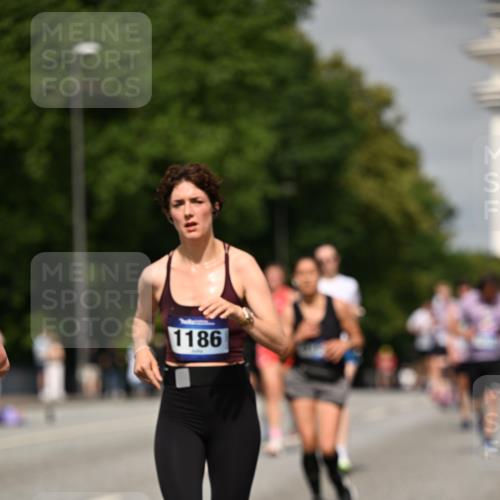 29.06.2025 - hella hamburg halbmarathon Dr. Thomas Lammeyer http://msf.ph/oto/8256450 29.06.2025 10:14:33 Kennedybrücke 1052, 1186, 1456, 5182, 5653, 5806, 7058, 8685, 9150, 9829 meine-sportfotos.de